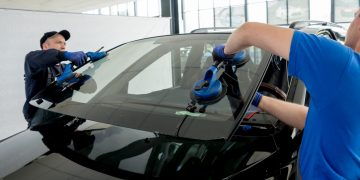 Understanding Insurance Coverage for Windshield Damage in Roseville