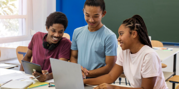 How Sunshine Coast Primary Schools Can Leverage Digital Media to Engage Students and Families