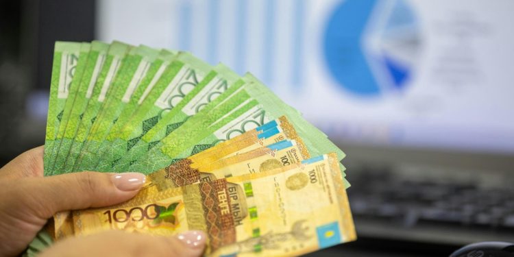 Counterfeit Money: The Hidden Threat to Global Economies and How to Protect Yourself