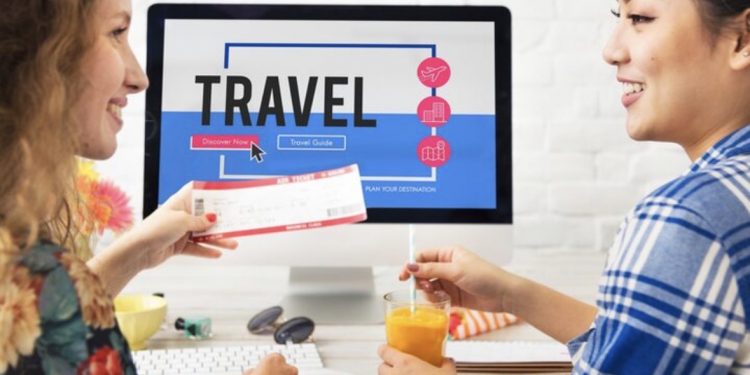 Guest contribution prepared for pikposts.com — travel & lifestyle section. Includes one brand link (English) and one contextual link (Dutch).