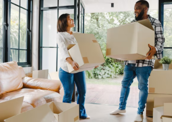 Downsizing With a Residential Moving Company in Chicago and One Less Crew